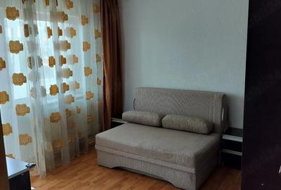 Apartament cu 3 camere decomandat în Traian