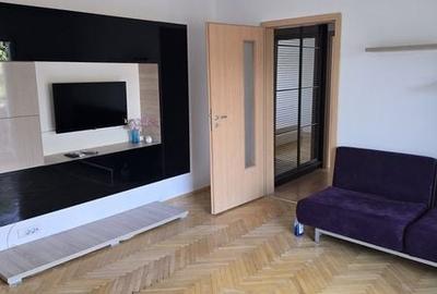 Apartament cu 3 camere în Medicină