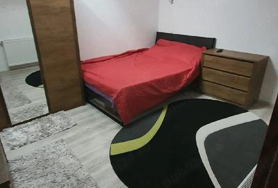 Apartament cu 3 camere decomandat în Est