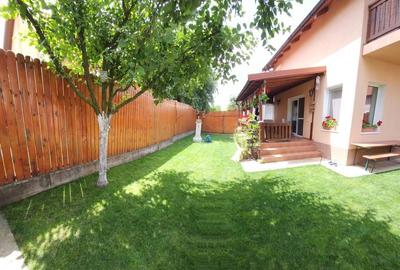 Casă cu 3 camere în Dumbrăvița