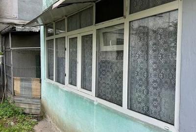 Apartament cu 2 camere semidecomandat în Craiovița Nouă