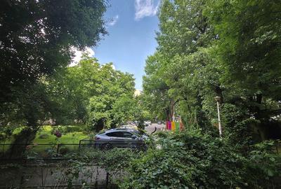 Apartament cu 3 camere semidecomandat în Alexandru Obregia - 1