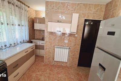 Casă cu 7 camere cu Teren 400 Mp în Holboca - 16