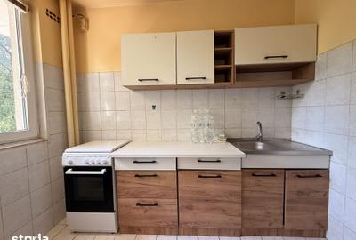 Apartament cu 2 camere semidecomandat în 1 Mai