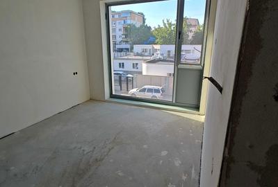 Apartament cu 3 camere decomandat în Între Lacuri - 4