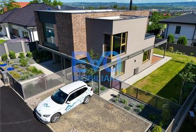 Casă cu 5 camere cu Teren 500 Mp în Miroslava