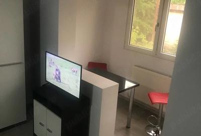 Garsonieră decomandată în Central