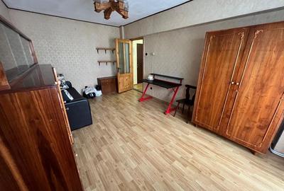 Apartament cu 2 camere decomandat în Zorilor