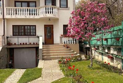 Casă cu 10 camere cu Teren 312 Mp în Central - 7