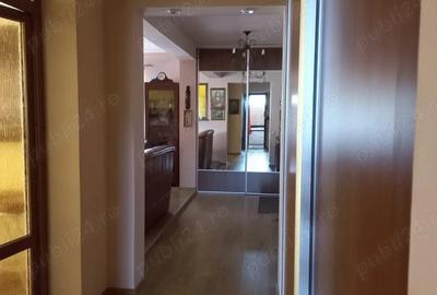 Apartament cu 3 camere decomandat în Calea Poplăcii - 1