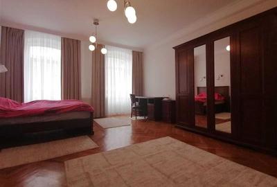 Apartament cu 3 camere decomandat în Centrul Istoric - 2