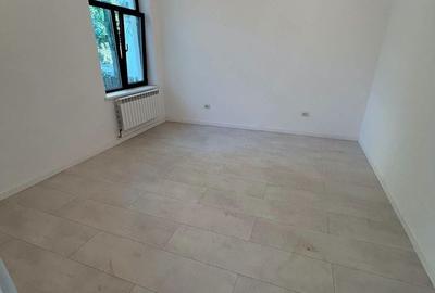 Spațiu comercial, de 55 mp, în Central - 1
