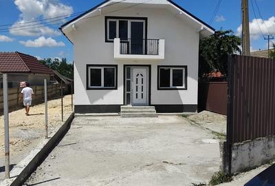 Casă cu 5 camere cu Teren 230 Mp în Lumina - 1