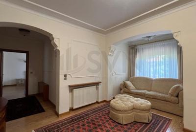 Casă cu 5 camere cu Teren 500 Mp în Iancu Nicolae
