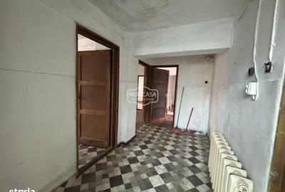 Casă cu 4 camere cu Teren 300 Mp în Central