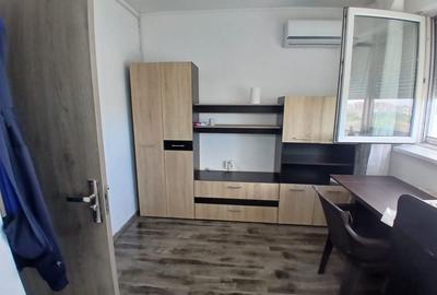Garsonieră decomandată în Rogerius