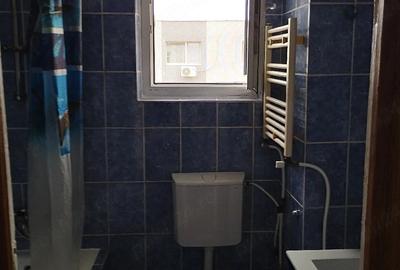 Apartament cu 2 camere decomandat în Baza 3