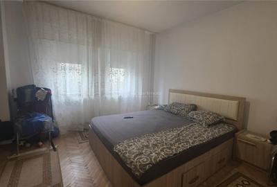Apartament cu 4 camere decomandat în Central