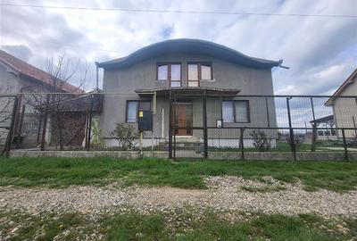Casă cu 5 camere cu Teren 522 Mp în Sântandrei