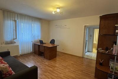 Apartament cu 3 camere în Nufărul