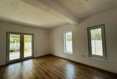 Casă cu 5 camere cu Teren 360 Mp în Berceni