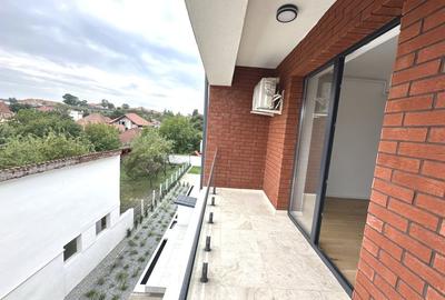 Apartament cu 2 camere decomandat, mobilat în Central