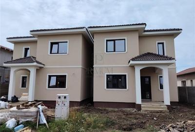 Duplex cu 5 camere cu Canalizare în Moșnița Nouă