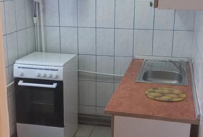 Garsonieră decomandată în Lipovei