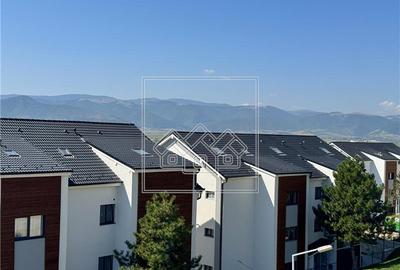 Penthouse cu 3 camere nedecomandat în Exterior Vest