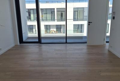 Penthouse cu 4 camere semidecomandat în 13 Septembrie - 17