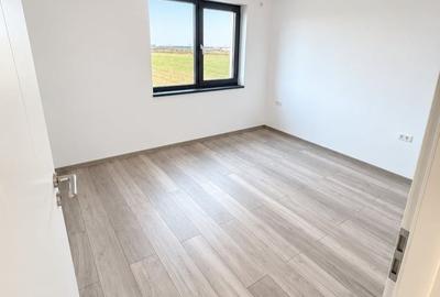 Casă cu 5 camere cu Teren 400 Mp în Domnești