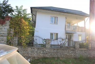 Casă individuală cu 4 camere cu Garaj în Crasna - 2