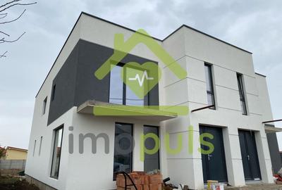 Duplex cu 4 camere cu Canalizare în Dumbrăvița - 1