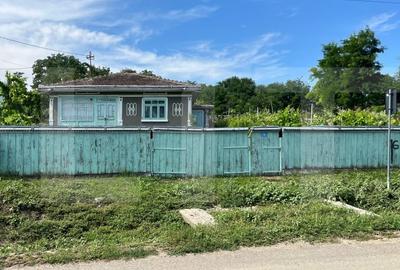Casă individuală cu 3 camere cu Teren 2707 Mp în Leorda