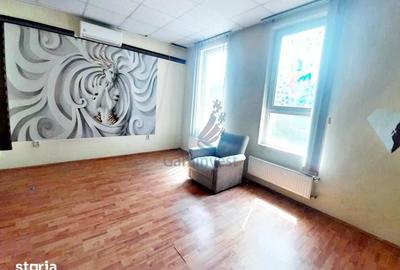 Spațiu comercial, de 48 mp, în Central