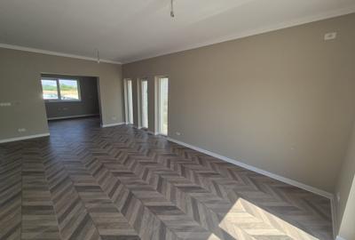Duplex cu 4 camere cu Canalizare în Vladimirescu - 2