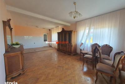 Casă cu 5 camere cu Teren 1463 Mp în Tăut
