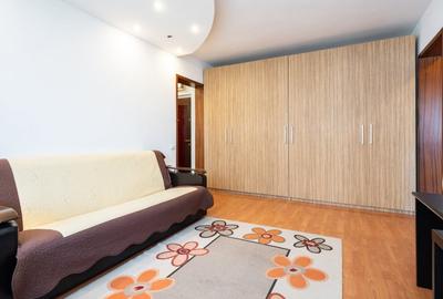 Apartament cu 2 camere semidecomandat, mobilat în Moșilor