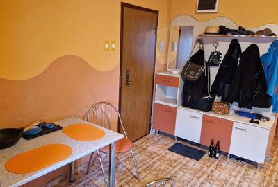 Apartament cu 3 camere semidecomandat în Central - 2
