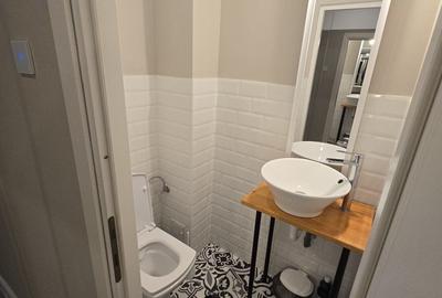 Apartament cu 3 camere decomandat în Exterior Vest