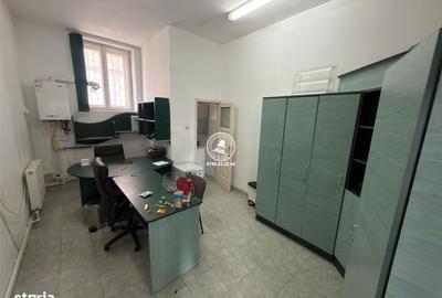 Spațiu comercial, de 40 mp, în Central