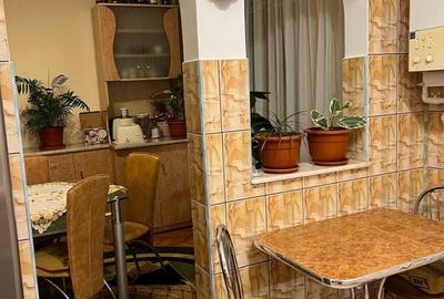 Apartament cu 4 camere decomandat în Central - 1