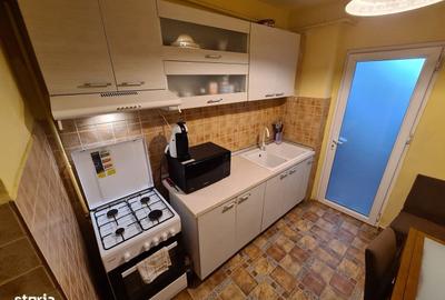 Apartament cu 3 camere decomandat în Galata