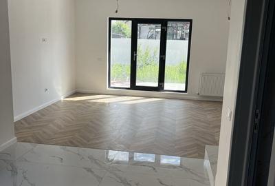 Casă cu 3 camere în Berceni
