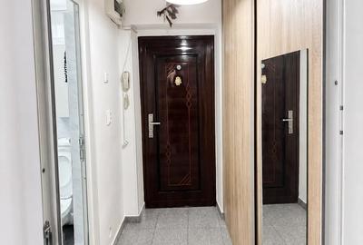 Garsonieră decomandată în Tei