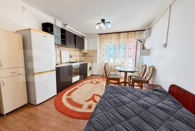 Apartament cu 2 camere semidecomandat, mobilat în Nicolina