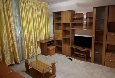 Apartament cu 2 camere decomandat în Calea București