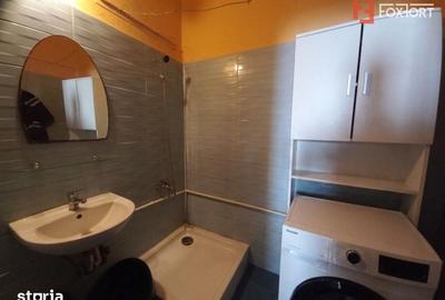 Apartament cu 2 camere decomandat în Ghiroda