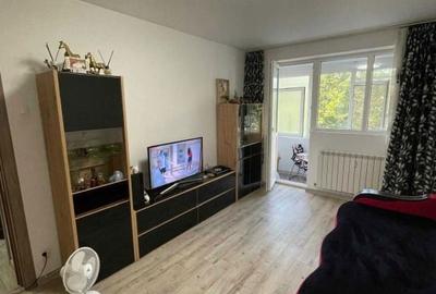 Apartament cu 3 camere decomandat, mobilat în Pantelimon