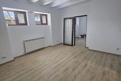 Apartament cu 3 camere în Aviatorilor
